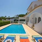 Villa Medeira By *