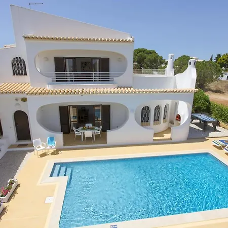 Medeira By アルブフェイラ